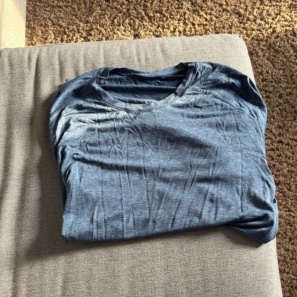 lululemon athletica Men's Heathered Blue Tee